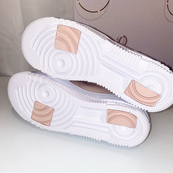 Nike Air Force 1 Pixel (NWOT)​ - Picture 8 of 10